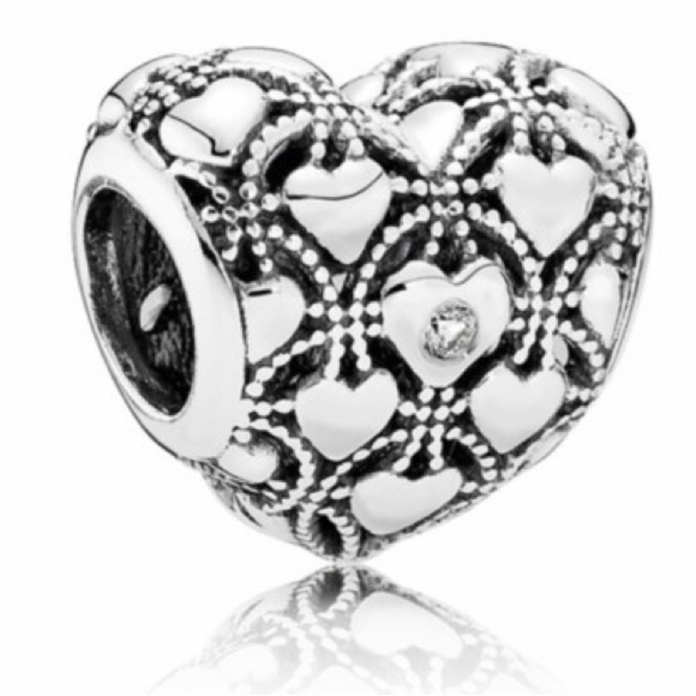 RETIRED Pandora Club 2016 Heart Charm - Picture 2 of 4